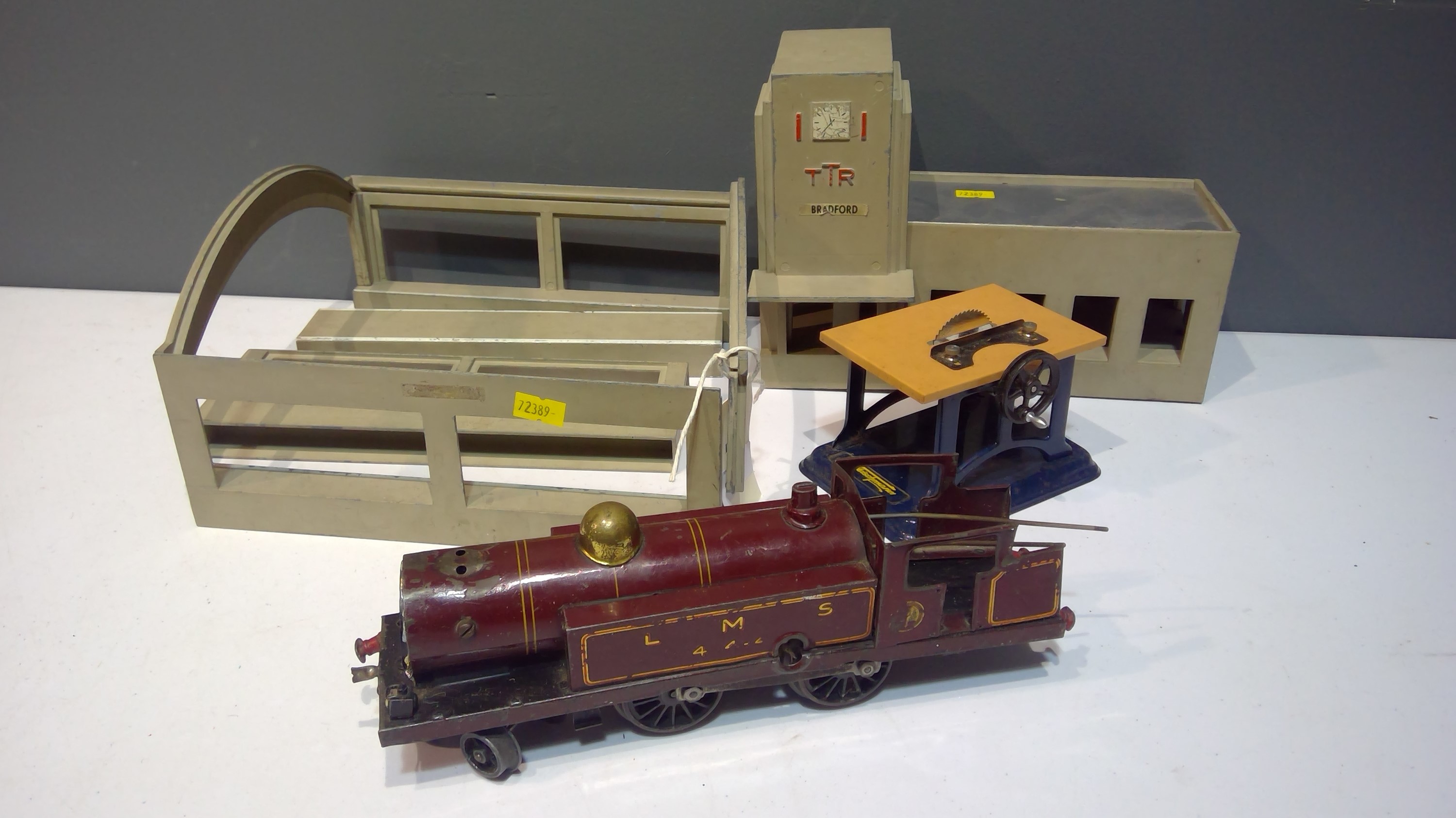 Trix Twin Railways ' Many-ways' buildings; A Hornby No 2 Tank Locomotive 4-4-4, etc