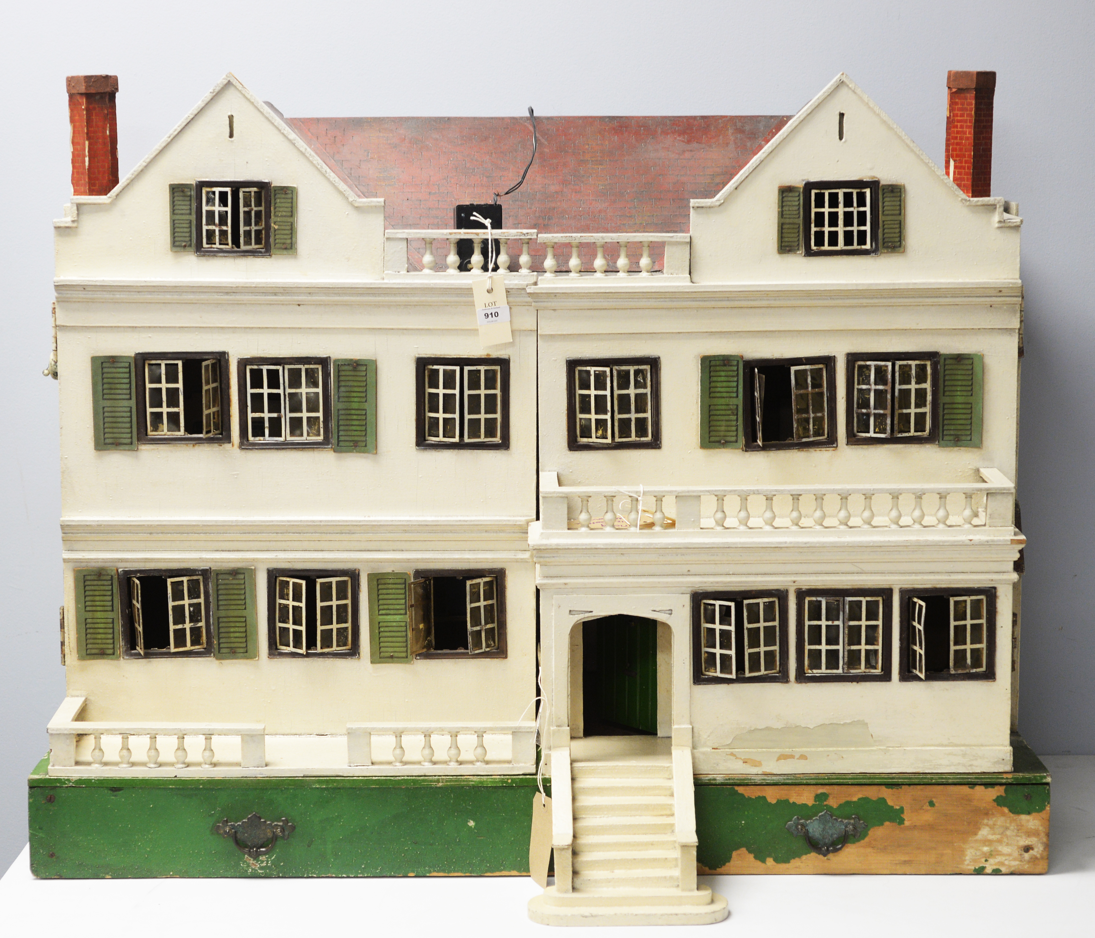 Tri-ang for Hamley's: Tudor Mansion Model No. DH/82.