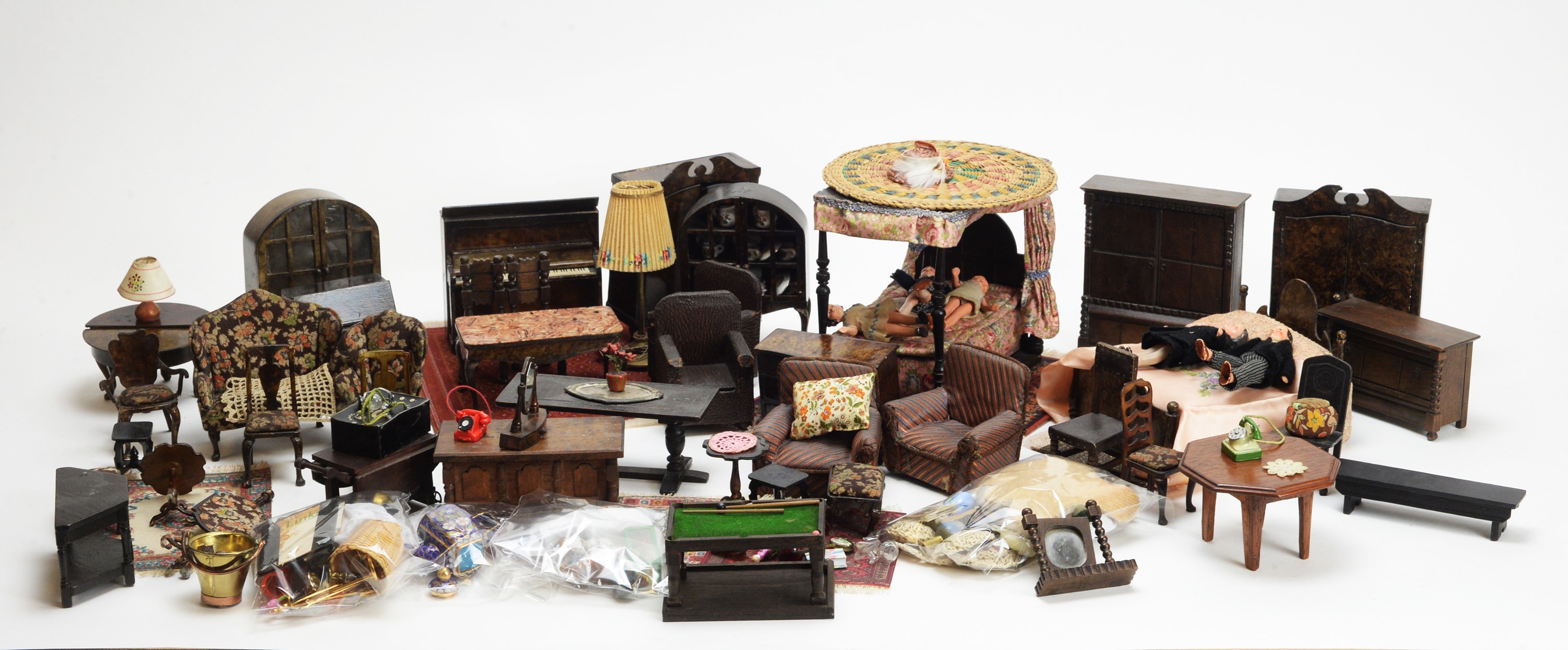 A collection of vintage and antique miniature dolls, furniture and other items. - Image 2 of 2