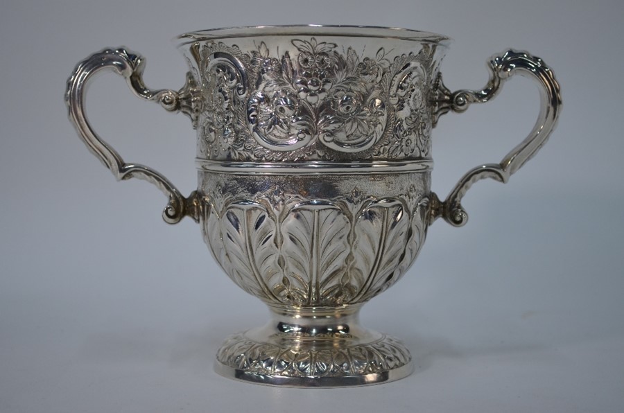 A George II silver loving cup - Image 7 of 8