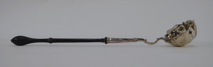A George II silver punch ladle - Image 4 of 4