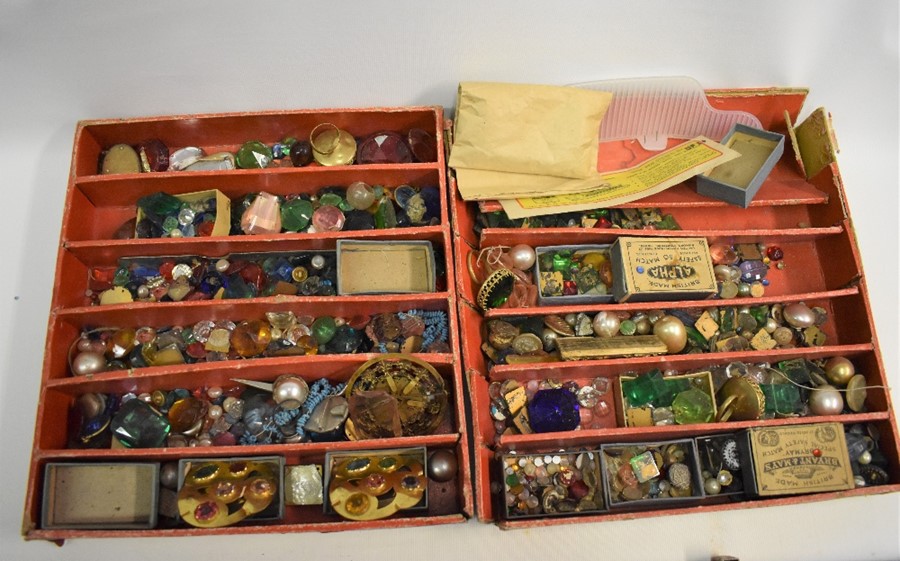 A collection of various vintage jewellery items including loose beads, and other collectables