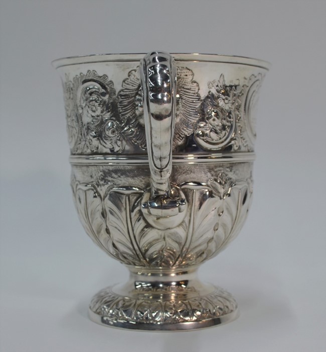 A George II silver loving cup - Image 3 of 8