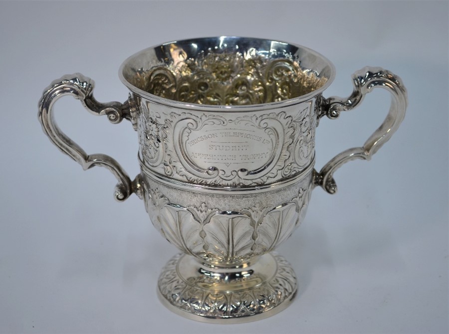 A George II silver loving cup - Image 5 of 8