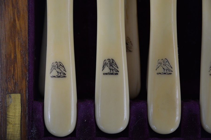 An Edwardian oak-cased silver fish knives and forks - Image 5 of 5