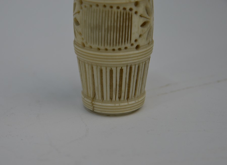 A 19th century Chinese ivory cricket cage/carrier - Image 5 of 5