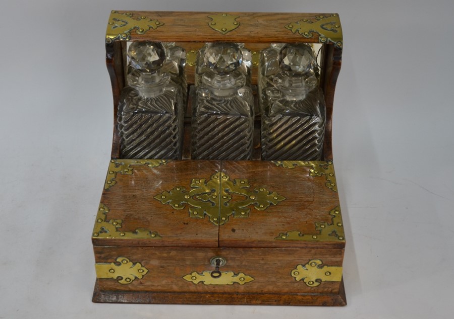 Victorian brass-mounted oak tantalus/cigar humidor - Image 7 of 10