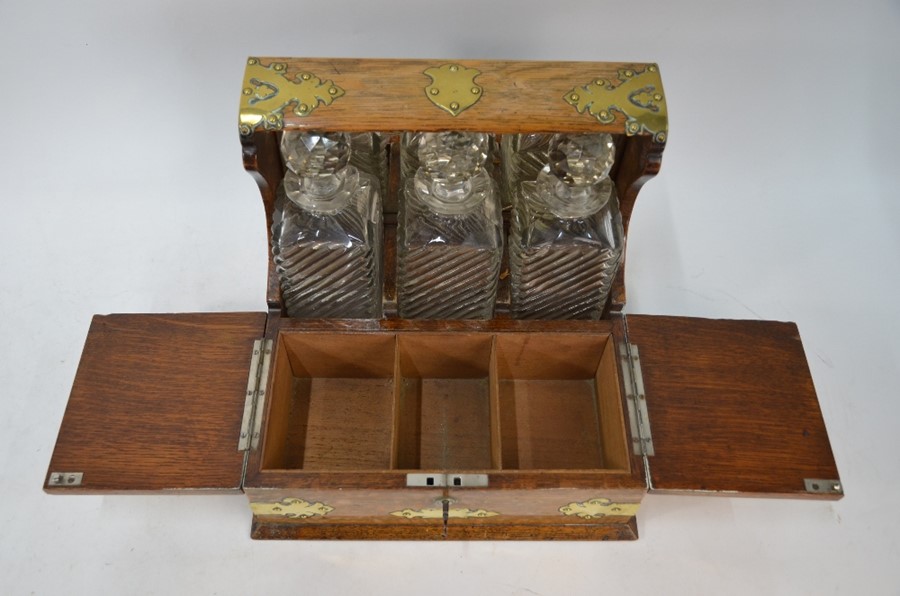 Victorian brass-mounted oak tantalus/cigar humidor - Image 8 of 10