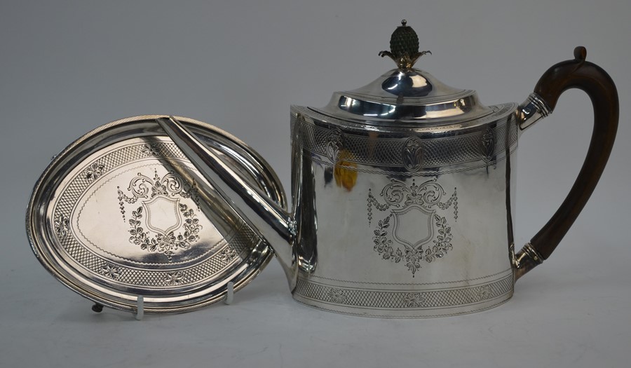 A George III silver teapot on stand - Image 6 of 6