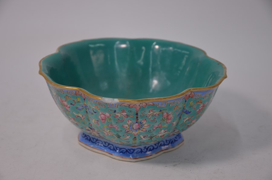 A Chinese famille rose bowl, Xianfeng six-character mark (1851-1861) - Image 2 of 8