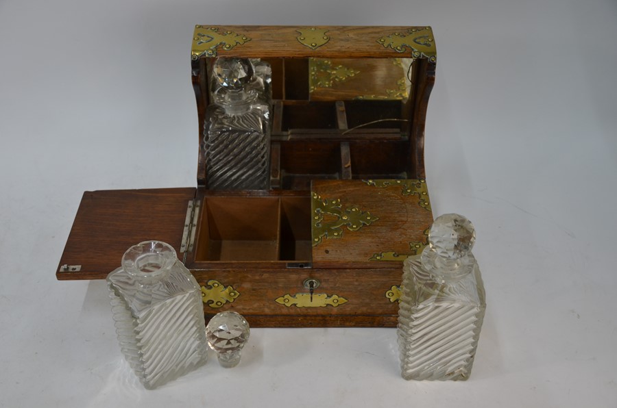 Victorian brass-mounted oak tantalus/cigar humidor - Image 4 of 10