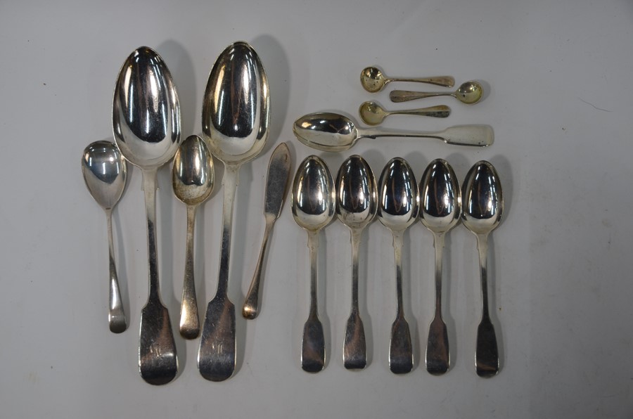 A pair of Victorian silver fiddle pattern tablespoons and other silver items
