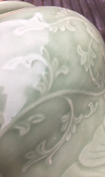 A Chinese celadon peony scroll jardiniere, Qing or later, 15 cm high - Image 9 of 9