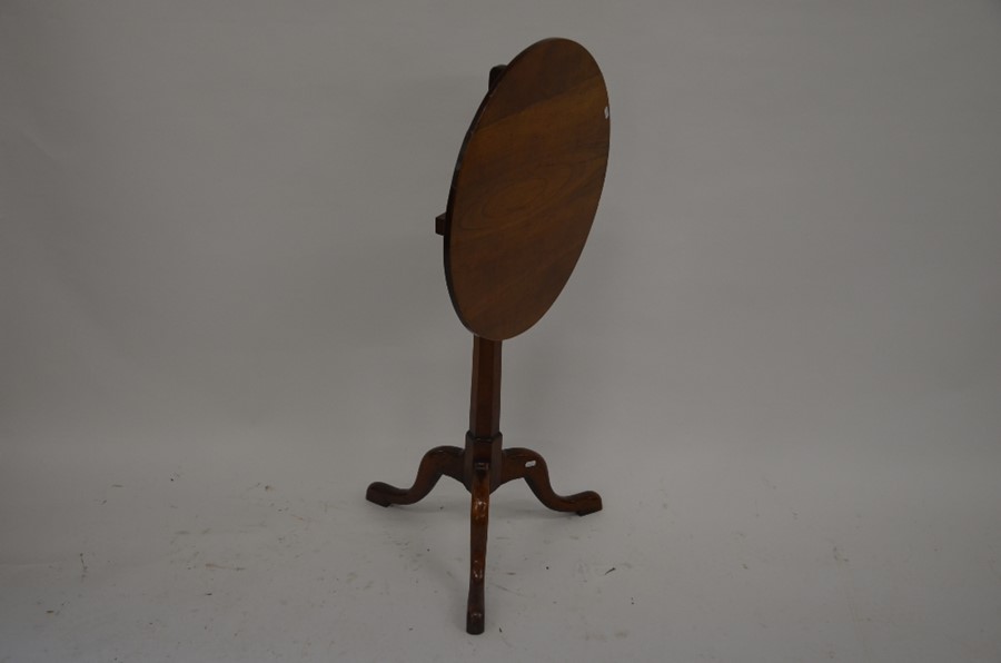 A Victorian fruit-wood occasional table - Image 5 of 6