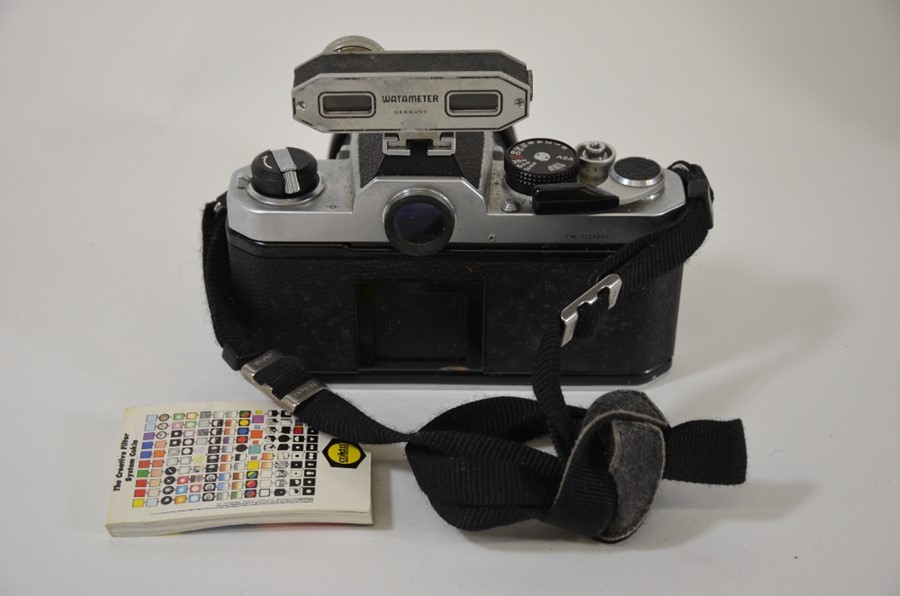 Two SLR cameras, including Nikon, camera case with accessories, telephoto lens etc - Image 4 of 4