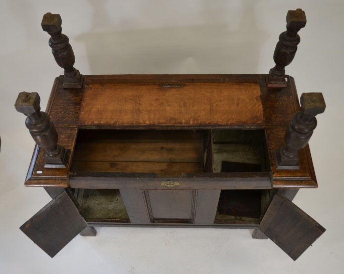 A George III oak coffer with later alterations - Image 3 of 5