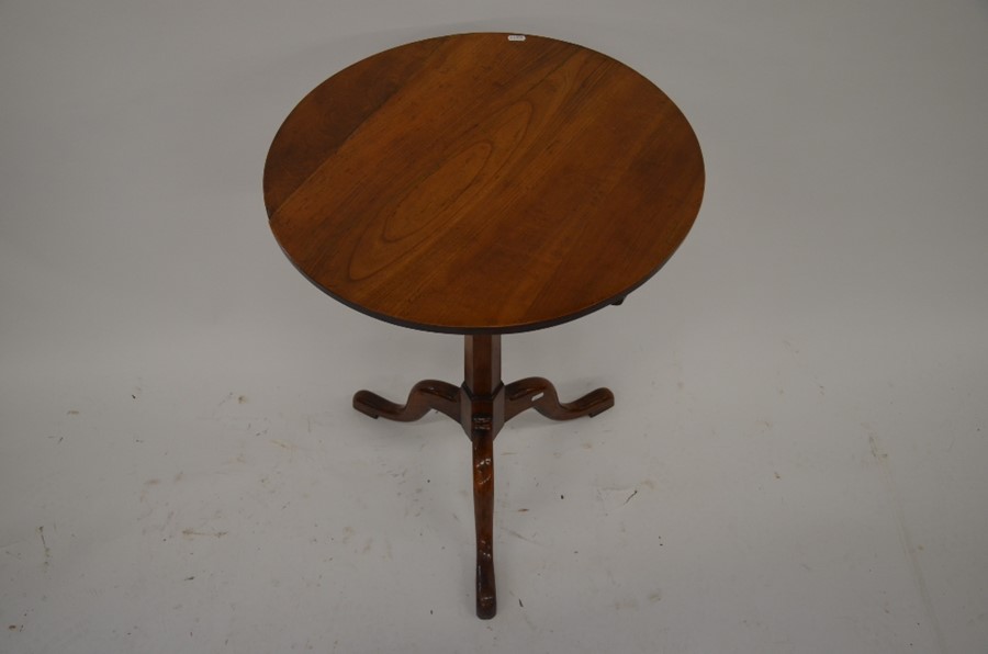 A Victorian fruit-wood occasional table - Image 4 of 6