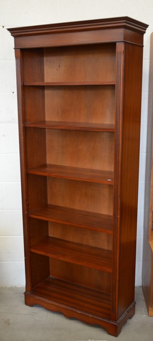 A mahogany open bookcase with five adjustable shelves, 198 cm high x 83 cm wide x 33 cm deep - Image 2 of 2