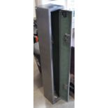 'Boxx' metal twin-lock gun cabinet (keys with office), 134 cm high, 20 cm wide, 22 cm deep