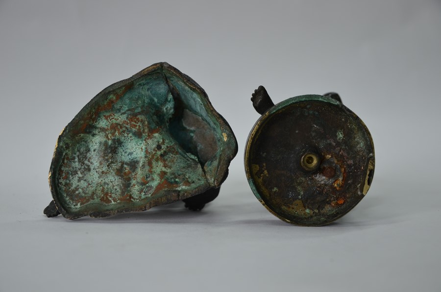 Two small bronze seated figures in the antique manner - Image 5 of 5