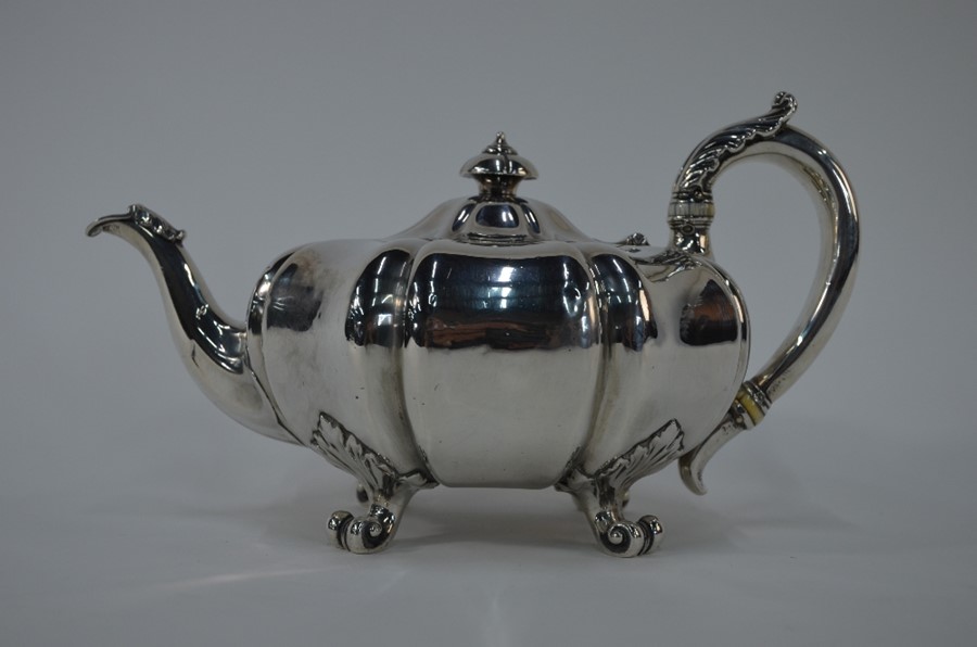 Early Victorian silver teapot, London 1841 - Image 3 of 5