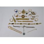 A collection of various antique and later jewellery