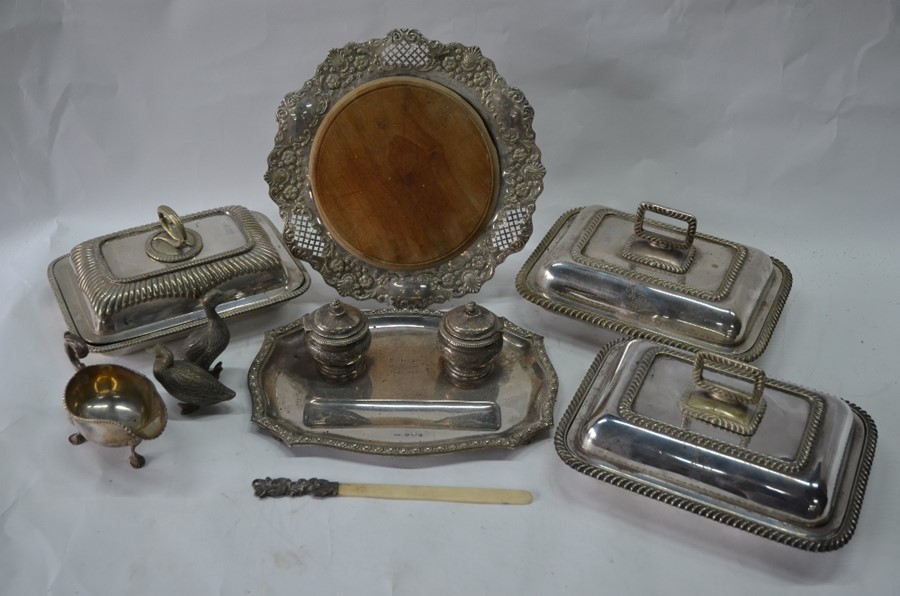 A silver inkstand and other electroplated items - Image 2 of 5