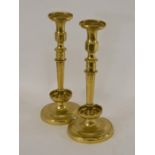 A good pair of 17th century brass candlesticks, 30 cm h (2)