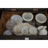 A box of early 19th century tea wares and glass