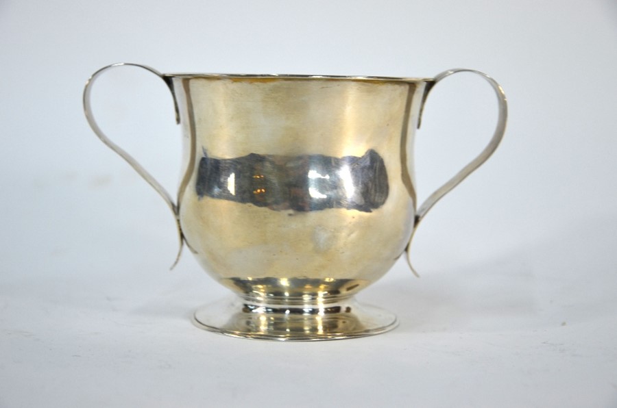 George II silver porringer London 1731 - Image 6 of 11