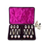 Cased set of silver Kings pattern teaspoons and salt & pepper