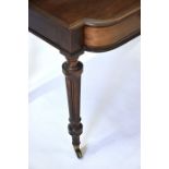 Gillow / Edwards & Roberts, a fine quality mahogany mirror backed bow-front dressing table