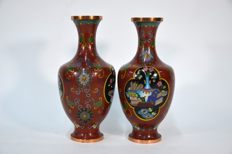 A pair of Chinese cloisonne baluster vases - Image 2 of 4