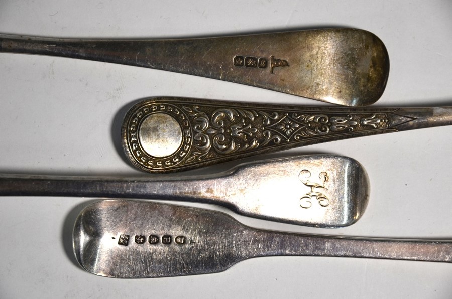 A pair of late Victorian silver berry spoons - Image 2 of 3