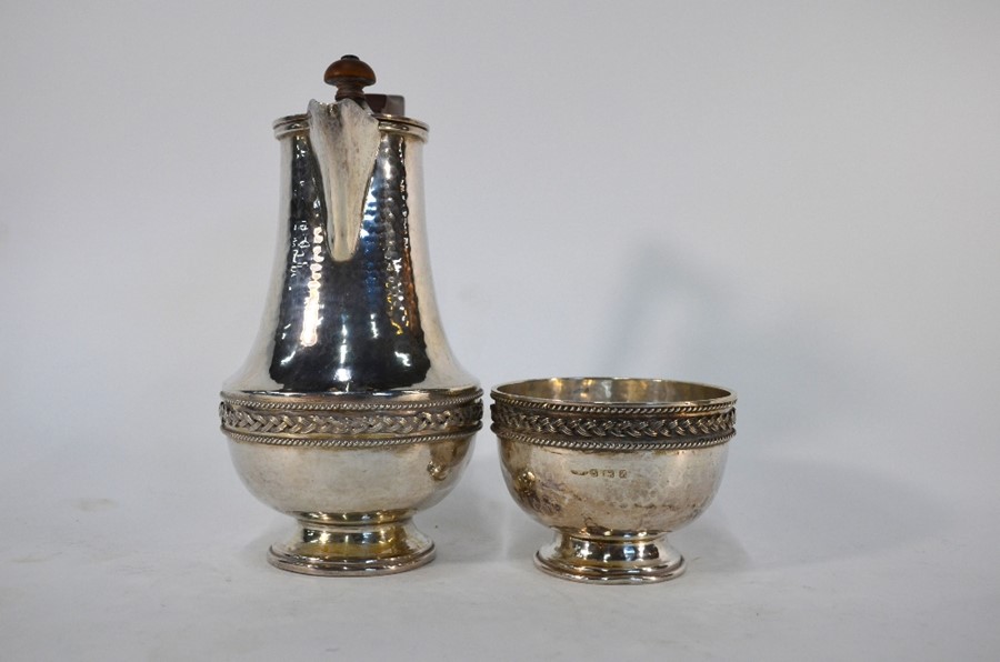 A heavy quality planished silver coffee pot and sugar basin - Image 2 of 3