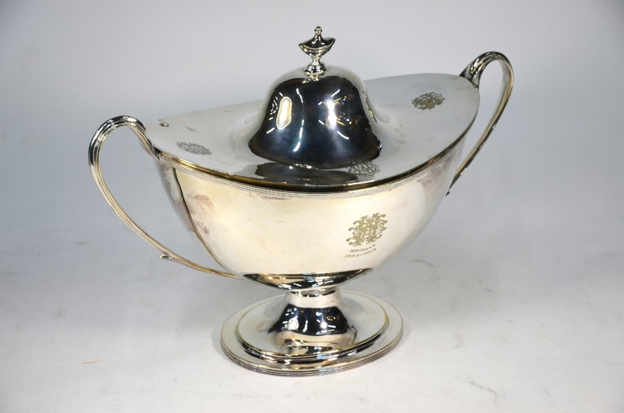 A late Victorian Adam Revival electroplated soup tureen and cover - Image 5 of 6