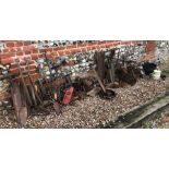 Assorted garden/hand tools/farm tools - note incomplete/rusty/overall