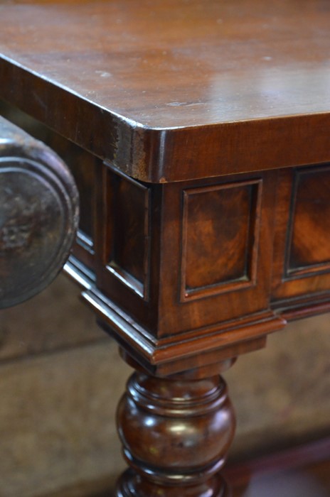 A 19th century mahogany serving table - Image 2 of 4