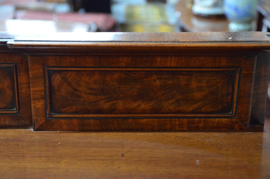 A 19th century mahogany serving table - Image 4 of 4