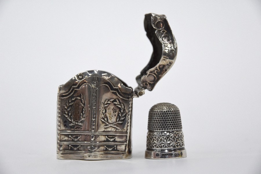 Dutch silver snuff box and thimble - Image 2 of 4