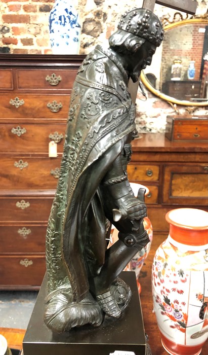 A fine brown bronze sculpture of a knight crusader, late 19th/20th century - Image 8 of 19
