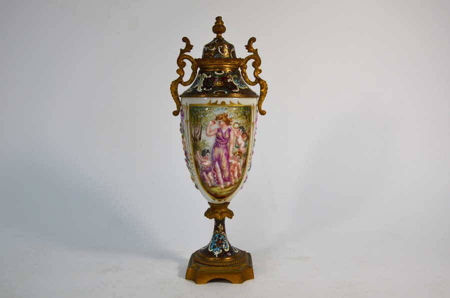 A 19th century Italian Capodimonte urn - Image 2 of 5