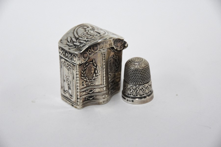 Dutch silver snuff box and thimble