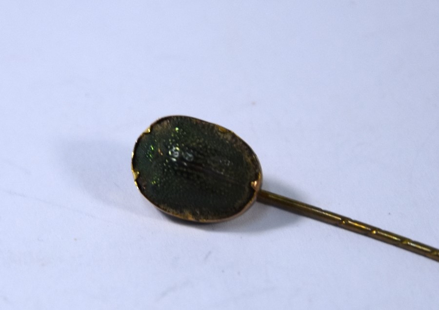 A collection of Victorian and later brooches and pins - Image 5 of 5