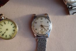 A Gentleman's Tudor wristwatch, the silvered dial with Arabic numerals and batons,