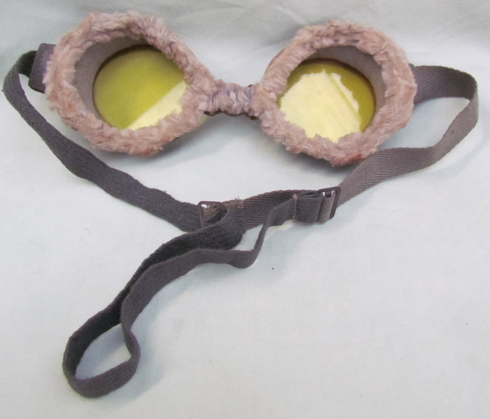 A pair of World War II Sand goggles, - Image 2 of 2