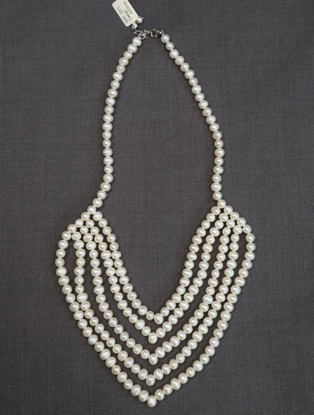 A pearl necklace, - Image 3 of 3