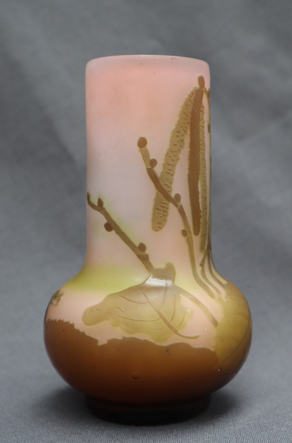 Emile Galle A cameo glass vase Pate de verre in greens, - Image 5 of 7