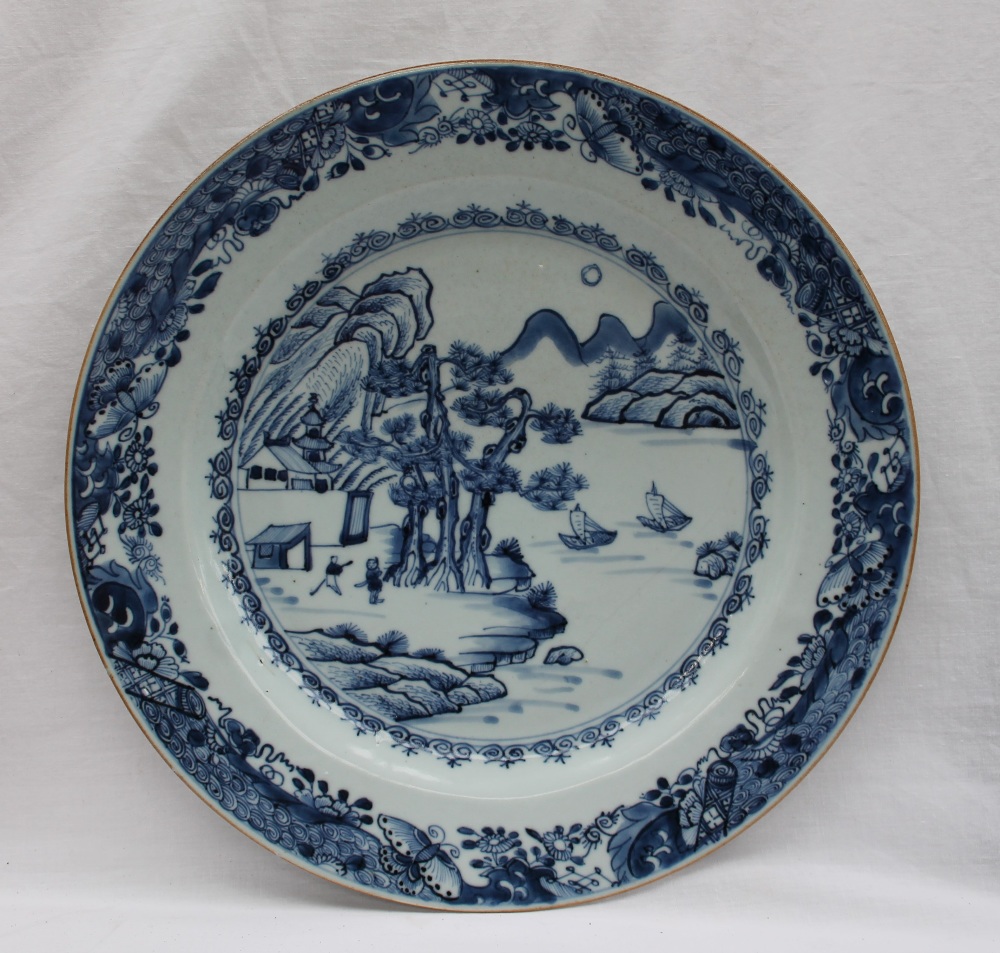 A Chinese blue and white porcelain plate,