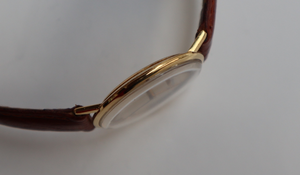 A Gentleman's 18ct yellow gold Longines wristwatch, the gilt dial with batons, 33mm diameter, - Image 5 of 6